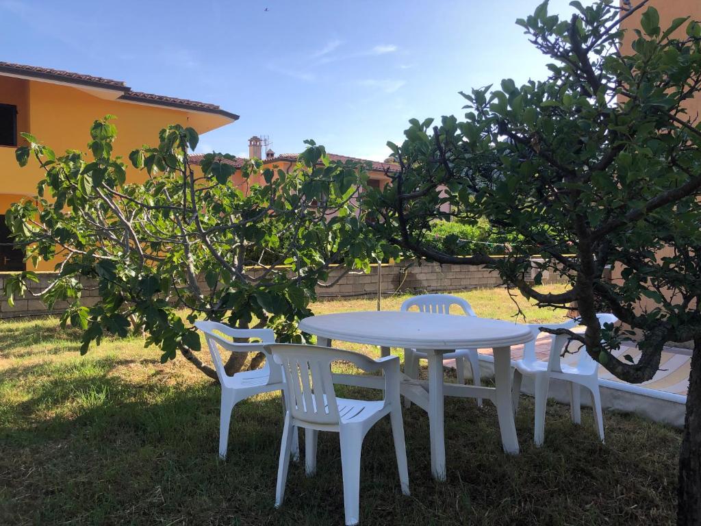Private apartment with garden, Cannigione, Italy