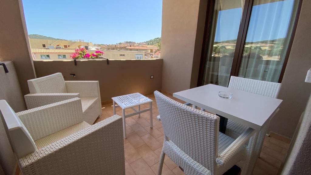 Nespecifikovaný výhled na hory nebo výhled na hory při pohledu z hotelu