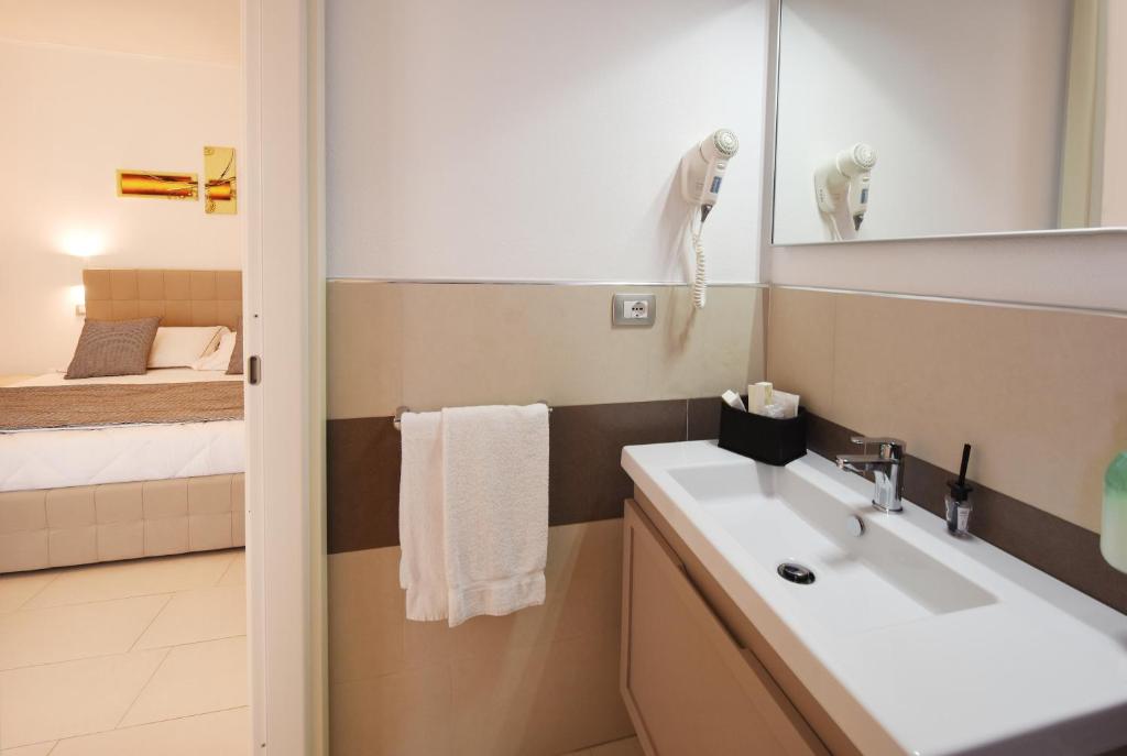 Koupelna v ubytování Xenia Hotel