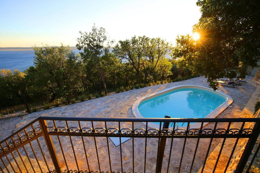 Basen w obiekcie Villa Mileti lub w pobliżu