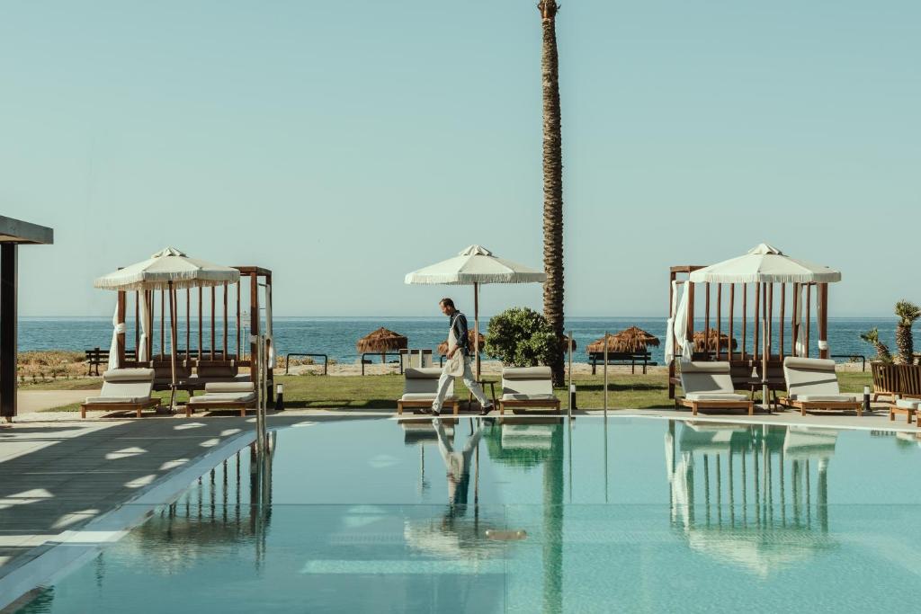 Bazén v ubytování Asterion Suites & Spa - Designed for Adults nebo v jeho okolí