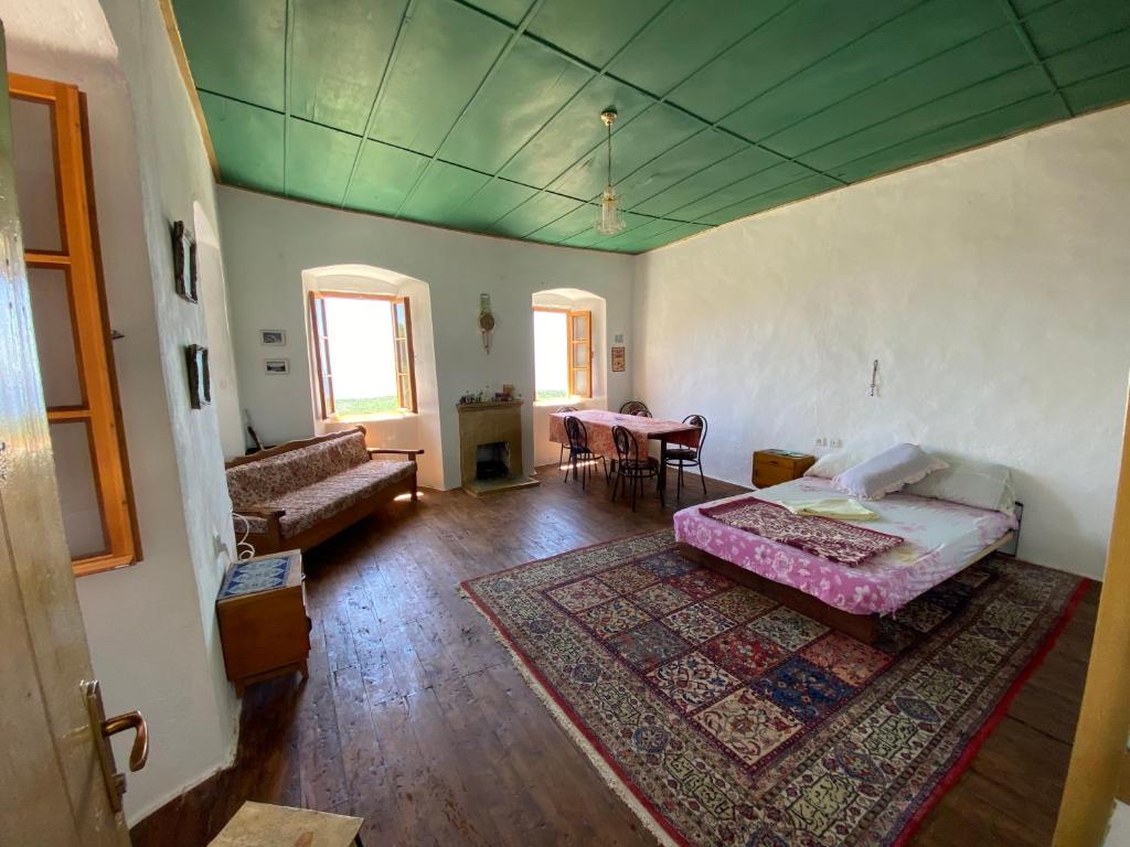 Shotgun Hostel - Image 4