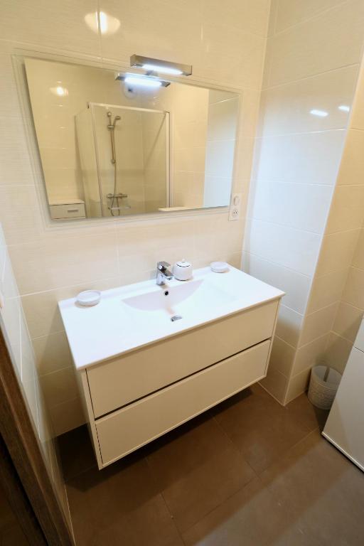 Kúpeľňa v ubytovaní Maison bleue - Apt 4 pers, 2 chambres, prox marché