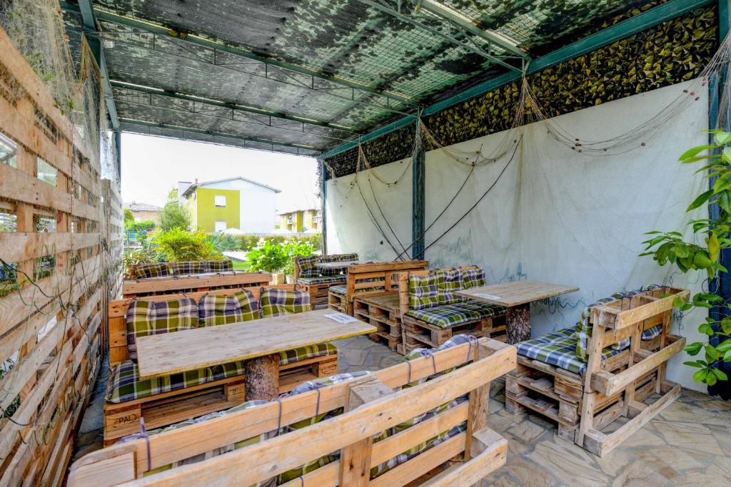 Restauracja lub miejsce do jedzenia w obiekcie La Forgia Apartments