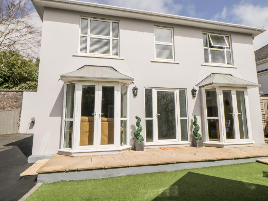 Το κτήριο όπου στεγάζεται  η παραθεριστική κατοικία