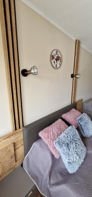Posteľ alebo postele v izbe v ubytovaní Apartamenty Hexagon nr 15