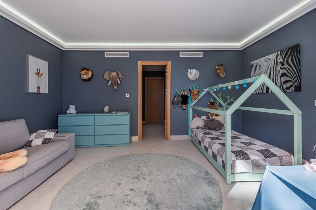 Posteľ alebo postele v izbe v ubytovaní Holiday villa for rent in Marbella