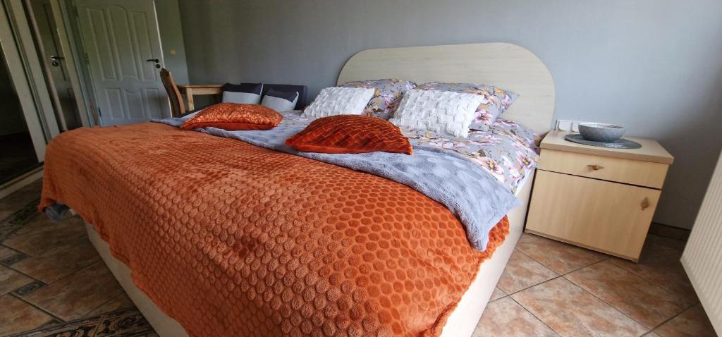 Posteľ alebo postele v izbe v ubytovaní Apartamenty Hexagon nr 25