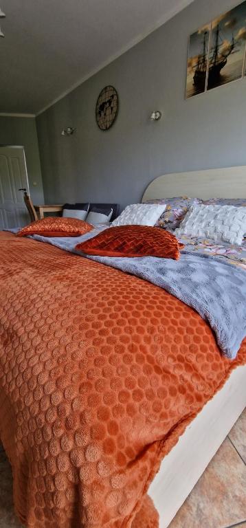 Posteľ alebo postele v izbe v ubytovaní Apartamenty Hexagon nr 25