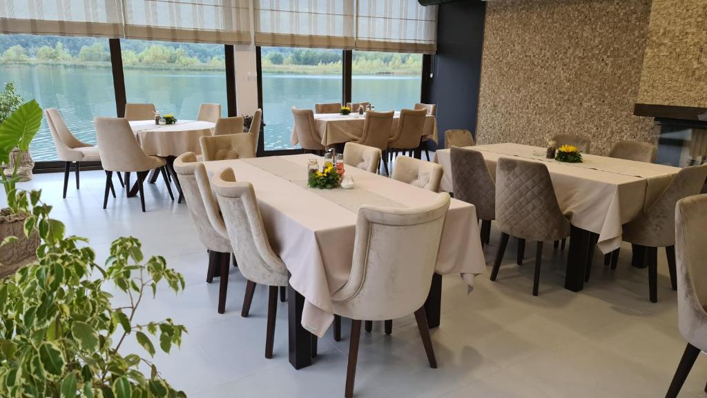 Restaurace v ubytování MONTEKARLO NA DRINI