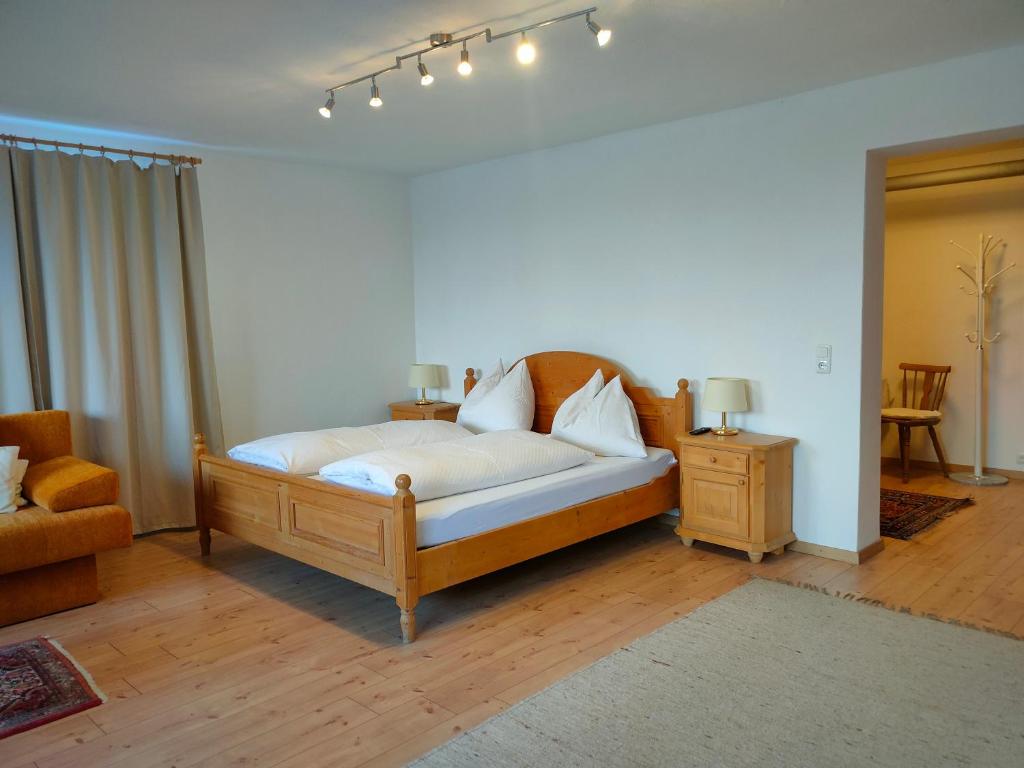 Postel nebo postele na pokoji v ubytování Landhaus Wörgartner