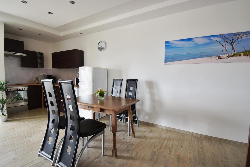 Kuchyňa alebo kuchynka v ubytovaní Apartmani Solis