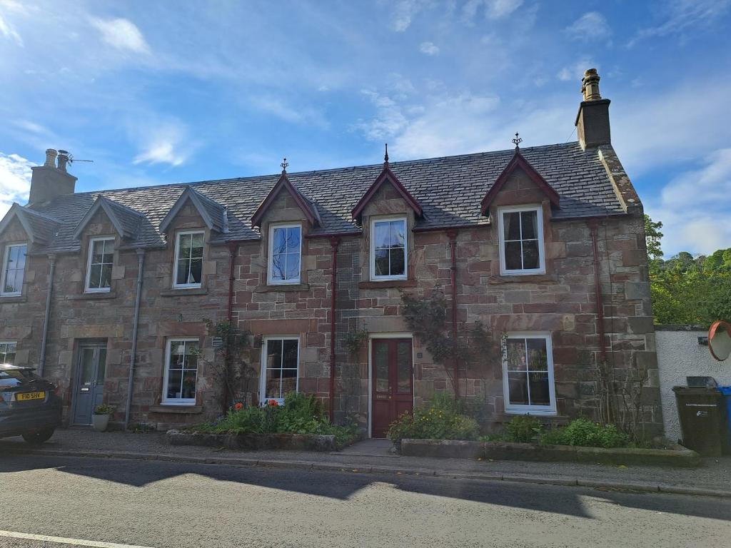 Clematis Cottage, Fortrose - Three-Bedroom House