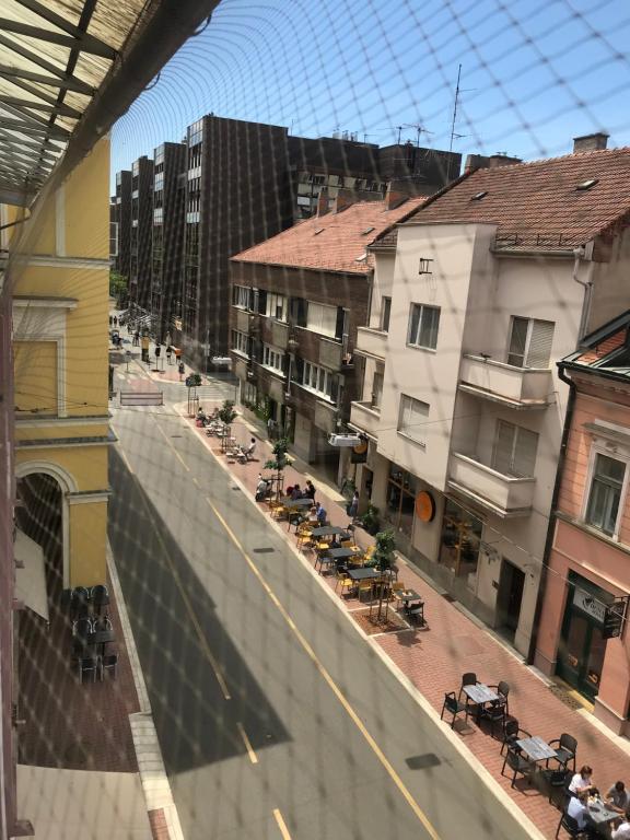 Zdjęcie z galerii obiektu Dóm square-Centrum-Free Parking w Segedynie