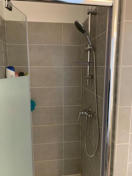 Kúpeľňa v ubytovaní Superbe appartement neuf T3 de 71m2 en résidence a Marseille