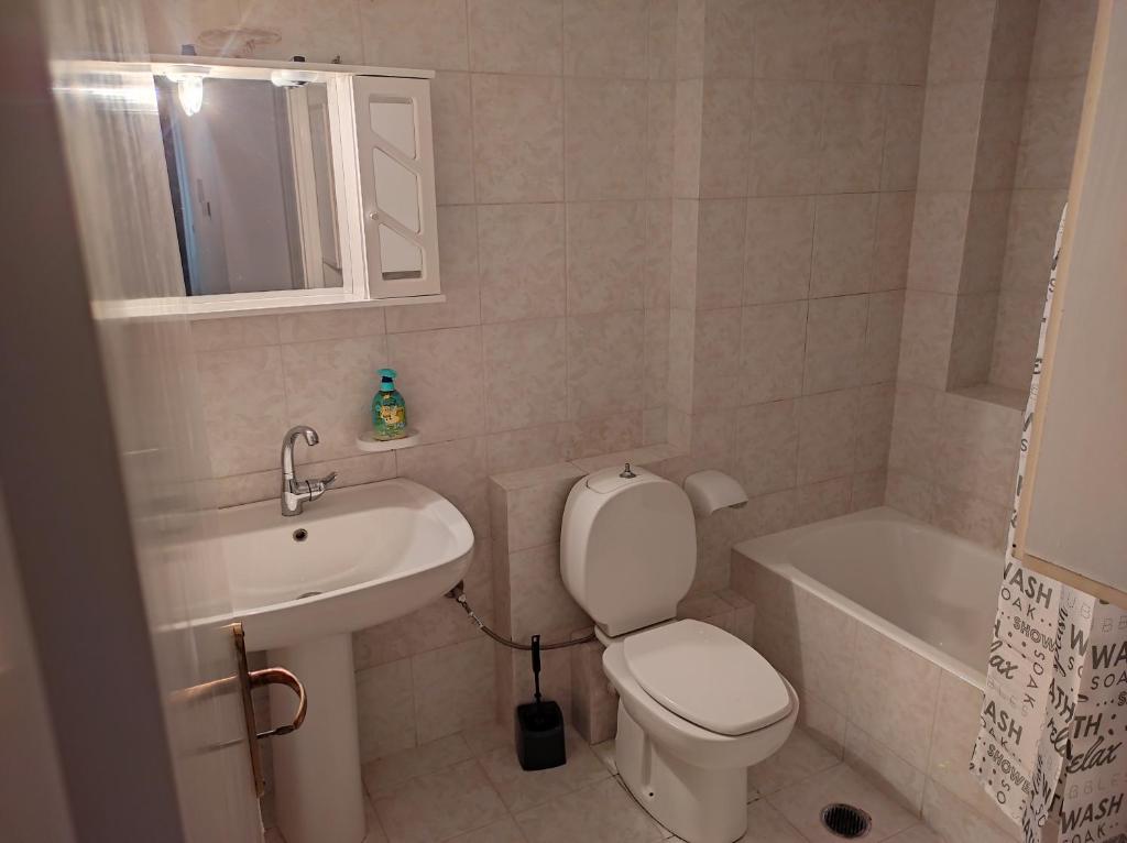 Koupelna v ubytování Emerald- 2 -Bedroom Apartment in Preveza