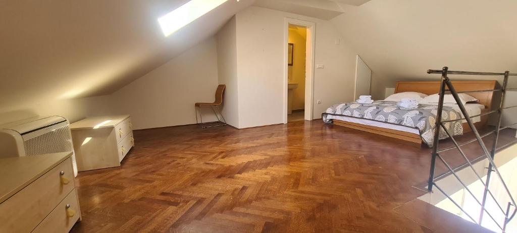 Posteľ alebo postele v izbe v ubytovaní House Stone house Skor
