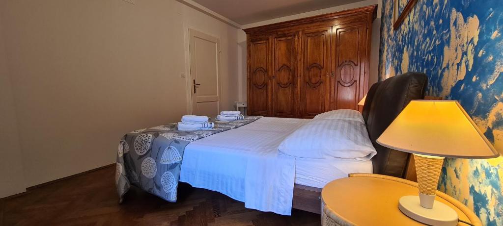Posteľ alebo postele v izbe v ubytovaní House Stone house Skor