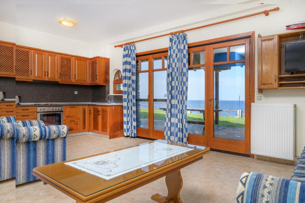 Kuchyň nebo kuchyňský kout v ubytování Mpalmpanas Villas