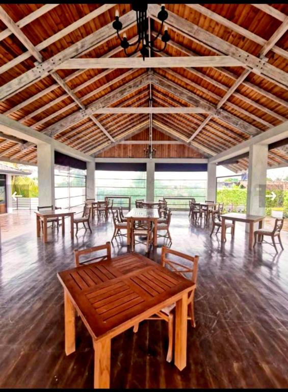Restaurace v ubytování Hotel Cloud 9 Negombo