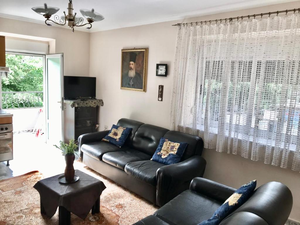 Lovely Apartment in front of the Lake - Image 5