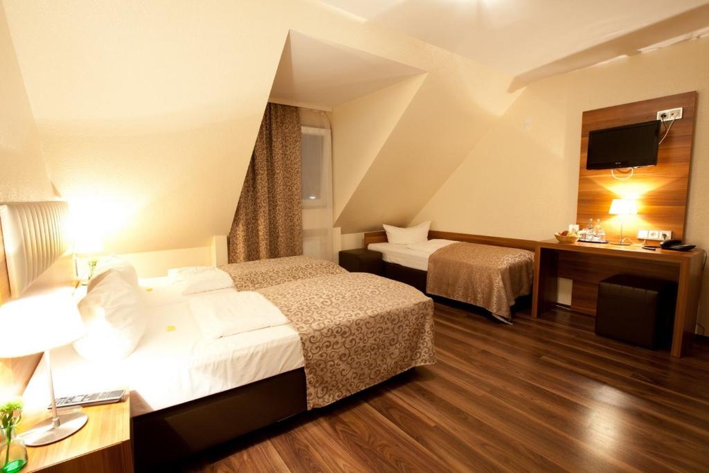 Hotel Frankfurt Messe - Resim 11