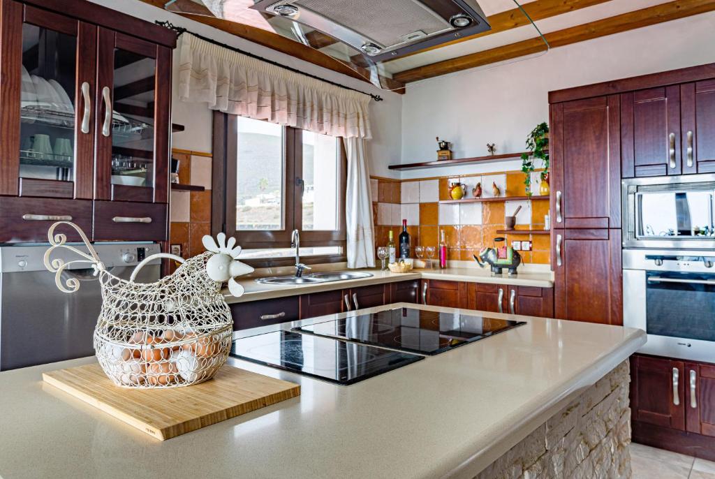 Kuchyňa alebo kuchynka v ubytovaní Casa Layka, con maravillosas vistas al mar