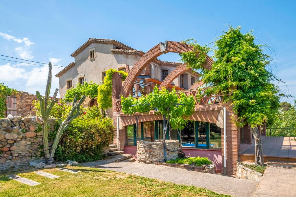Masia Rural Can Lluci para 14 pax con Piscina y Barbacoa a ...
