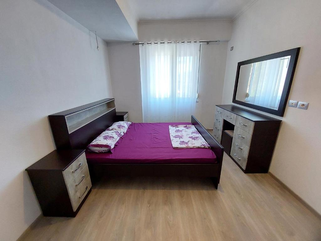 Tina's 1-bedroom condo apartment - Image 7