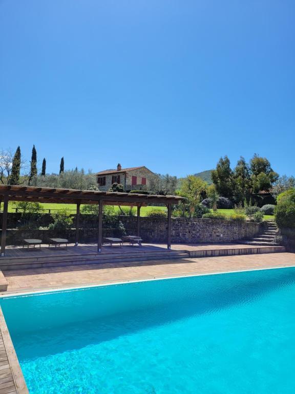Bazén v ubytování Agriturismo Podere Prataccio nebo v jeho okolí