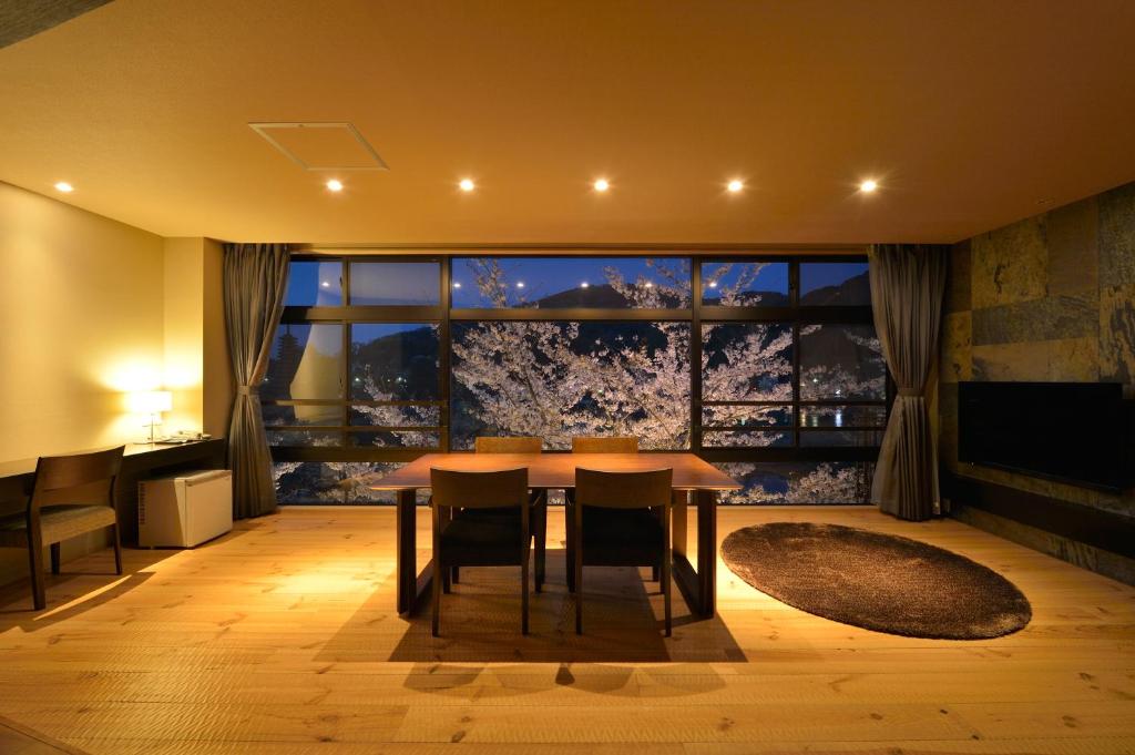 Hanayashiki Ukifune-en - Botan Luxury Twin Room