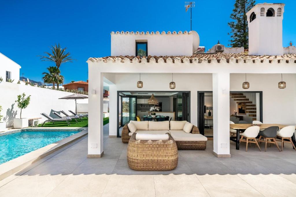 All About Rio Verde Villa, Marbella – Updated 2023 Prices