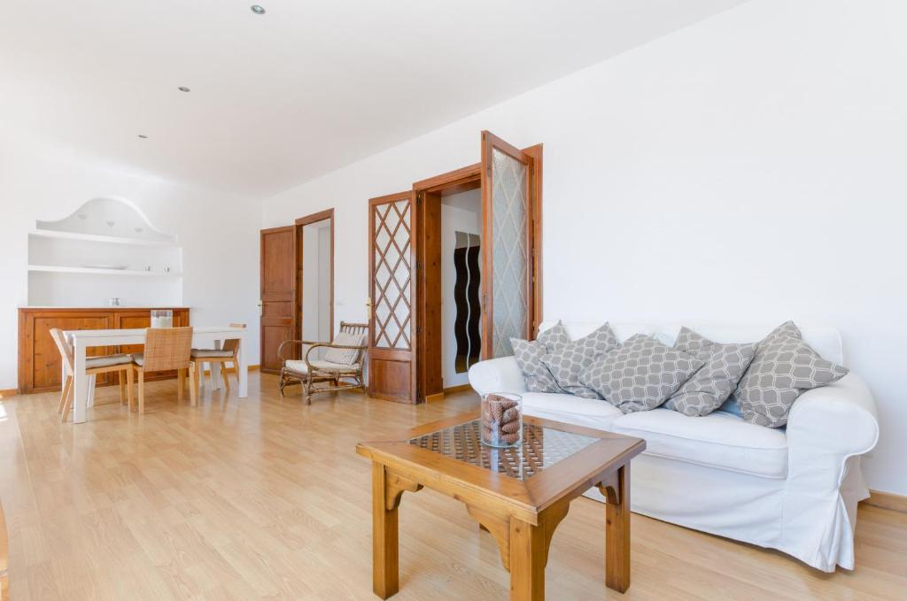 Posezení v ubytování YourHouse Ca Na Salera villa