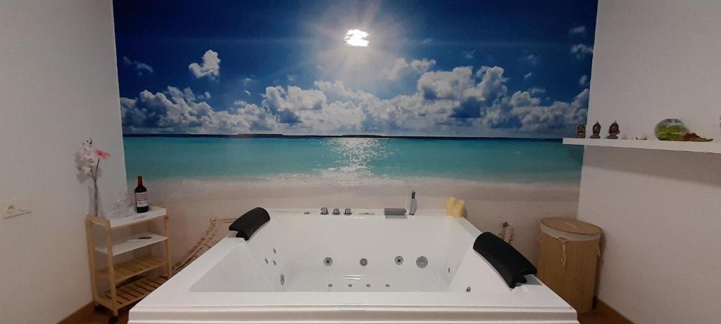 Photo de la galerie de l'établissement Casa Airen con jacuzzi, à Miguel Esteban