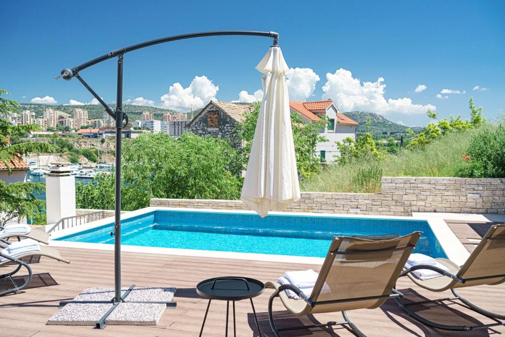Bazén v ubytovaní Villa Porta alebo v jeho blízkosti