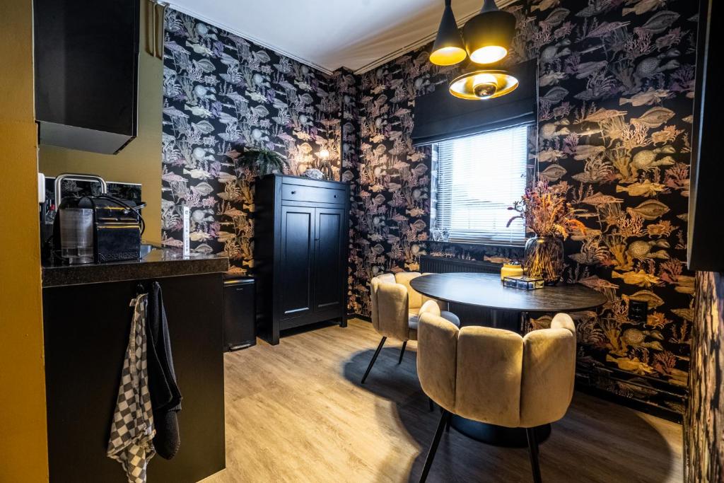 Cosy Aquarium for a couple or friends