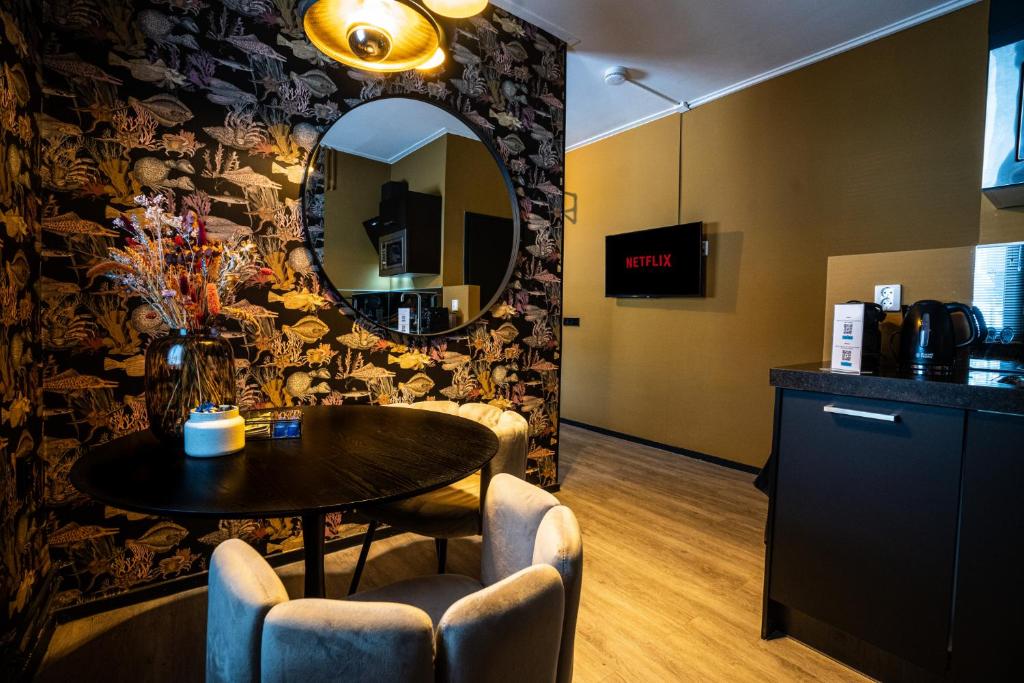 Cosy Aquarium for a couple or friends