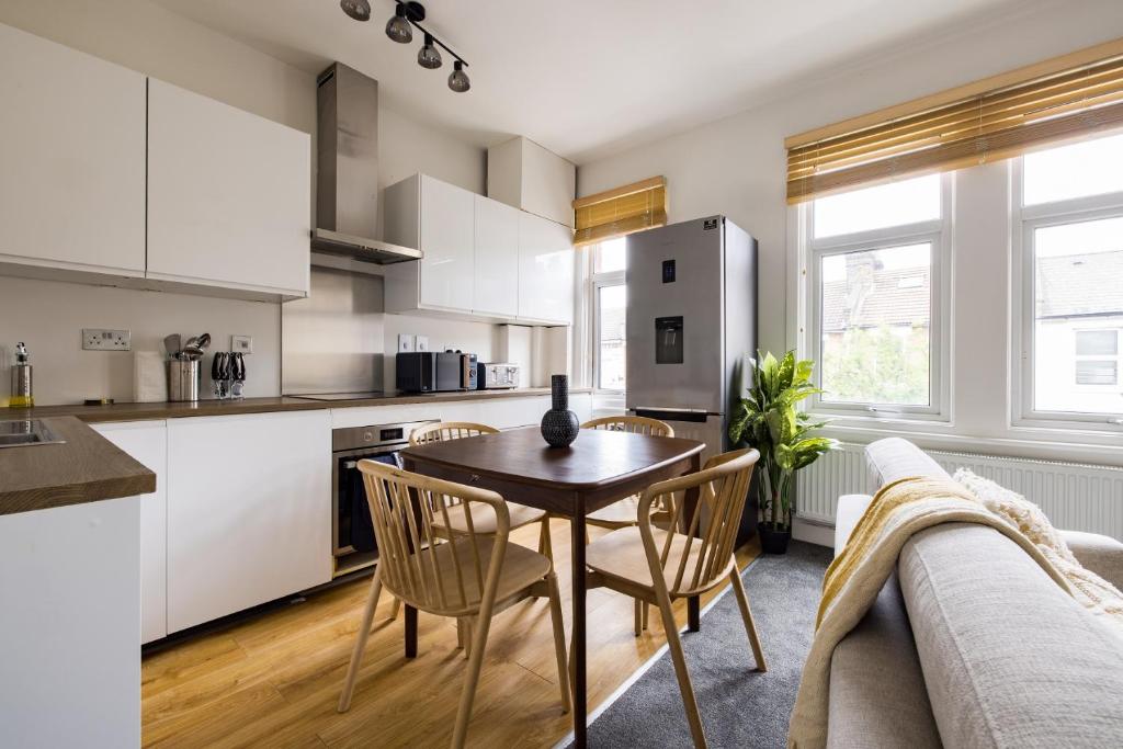 The Kensal Rise Nook - Contemporary 2BDR Flat