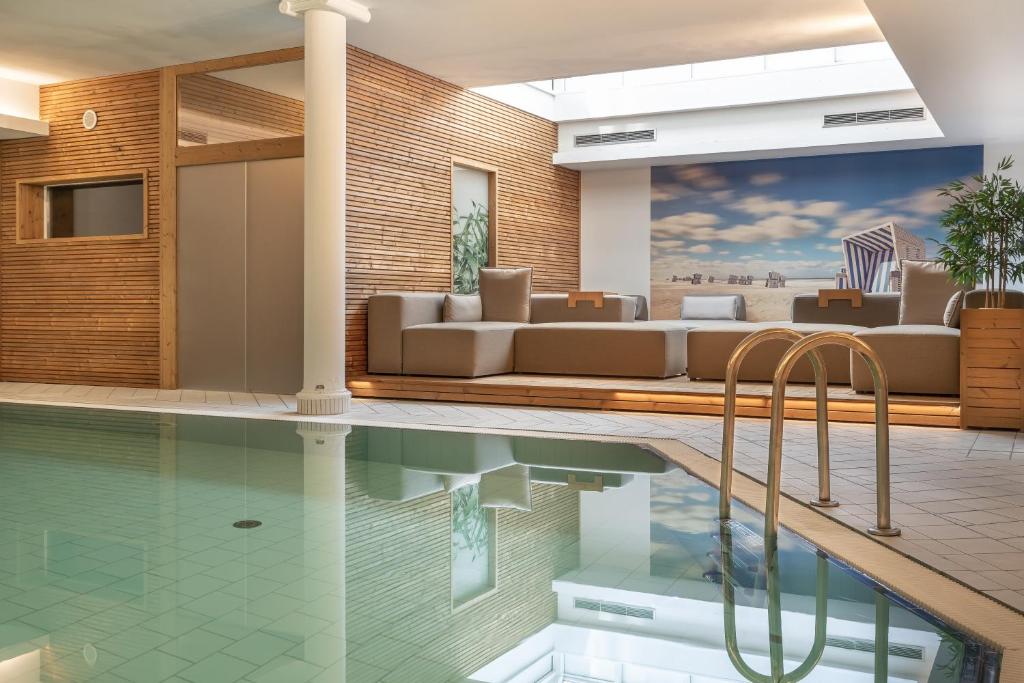 Swimmingpoolen hos eller tæt på Hotel Meerzeit Binz