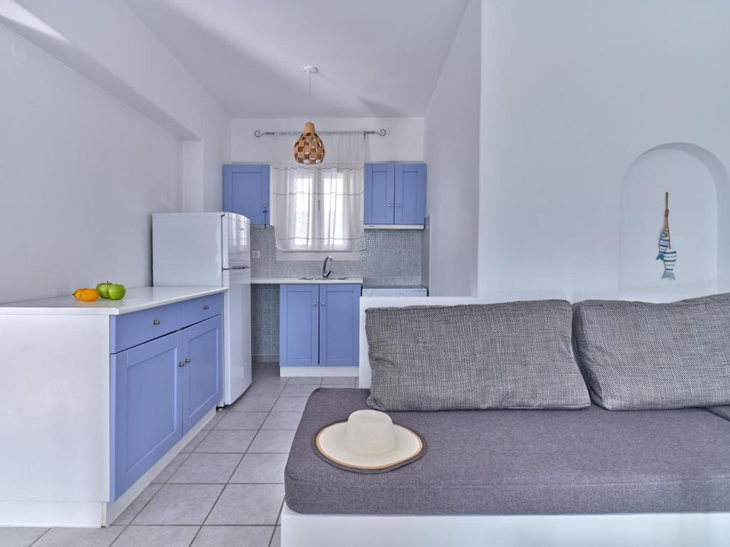 Kuchnia lub aneks kuchenny w obiekcie Ifestos home with private veranda, Paros