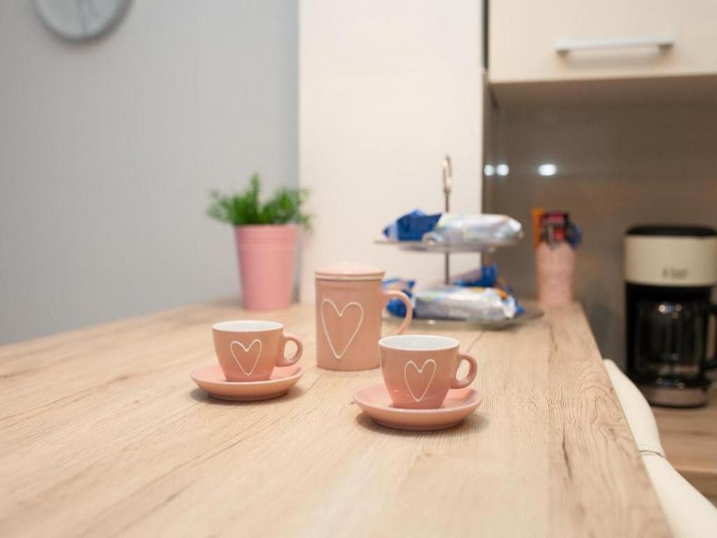 Príslušenstvo na prípravu kávy alebo čaju v ubytovaní Crystal Apartment