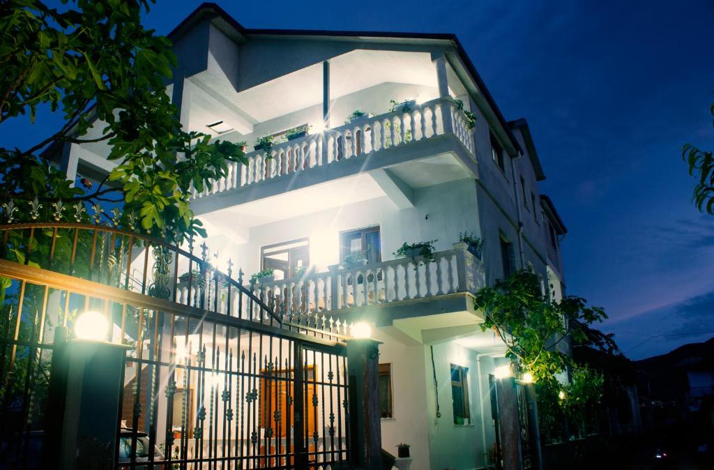 Rent Rooms Villa Ismolli, Pogradec (updated prices 2024)