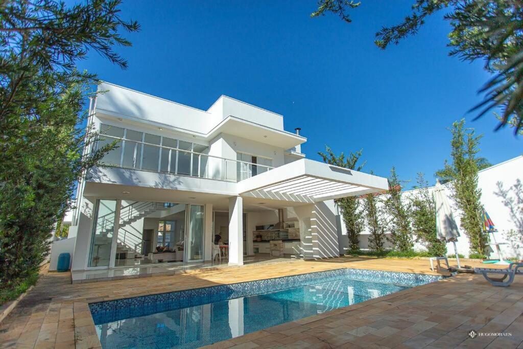 Fotografie z fotogalerie ubytování Casa Moderna e Contemporânea v destinaci Jaguariúna