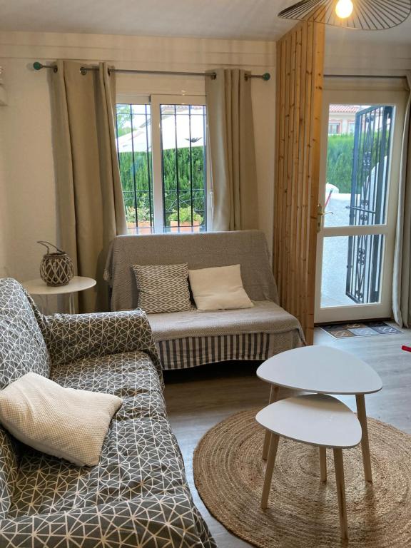 Fotografia z galérie ubytovania Charmante maison coeur de ville 650m plage v destinácii Empuriabrava