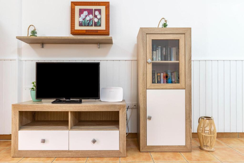 A television and/or entertainment centre at Savoa Sea 365