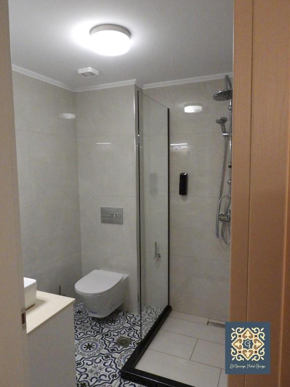 Koupelna v ubytování Saint george Hotel Parga