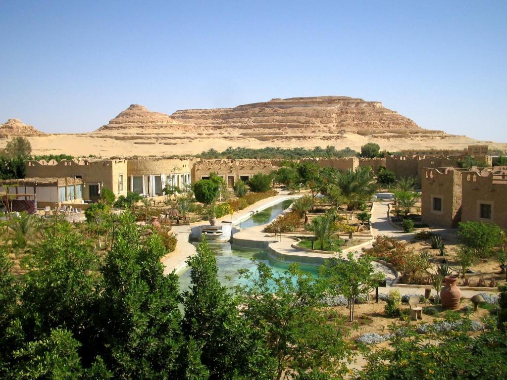 Bazén v ubytování Siwa Shali Resort nebo v jeho okolí