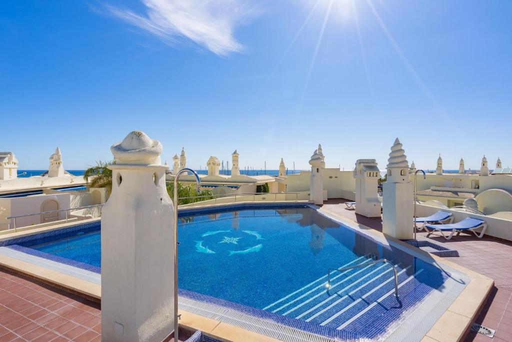 MALAGA PUERTO DE BENALMADENA EN LA PRIMERA ISLA CON PISCINA Y ...
