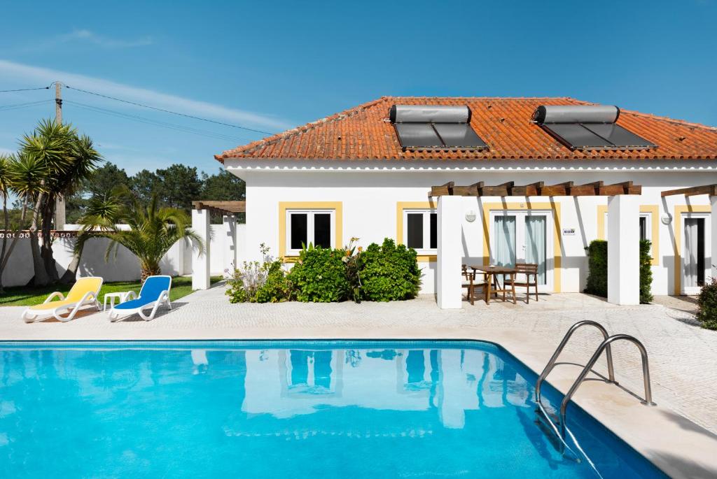 A piscina localizada em Quinta Do Moinho De Vento - Racket & Country Club - Duna Parque Group ou nos arredores