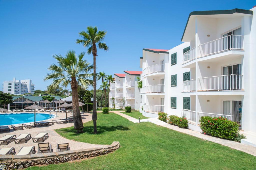 Pierre & Vacances Menorca Cala Blanes, Cala en Blanes ...